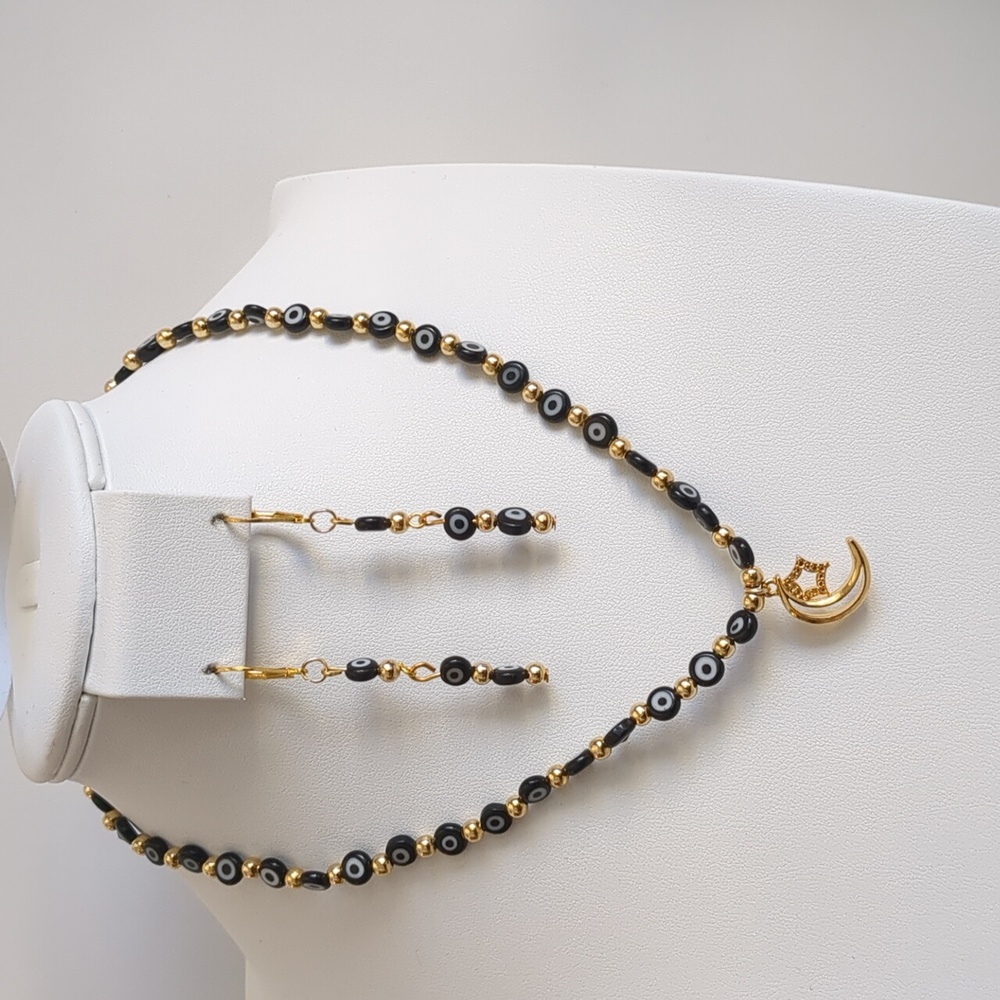 Necklace set with earrings
